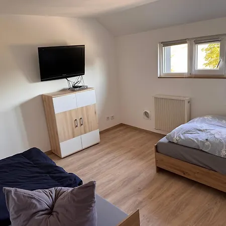 Meuselwitzer Strasse 7 *